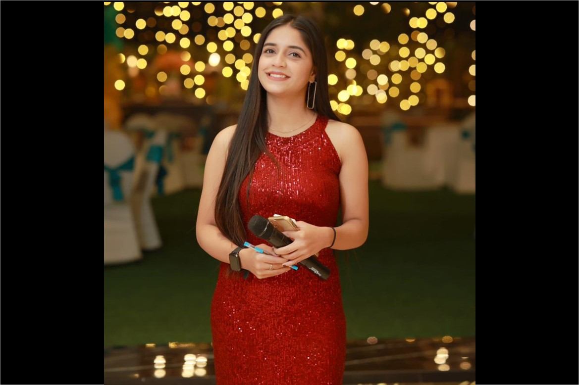 professional anchor emcee in lucknow